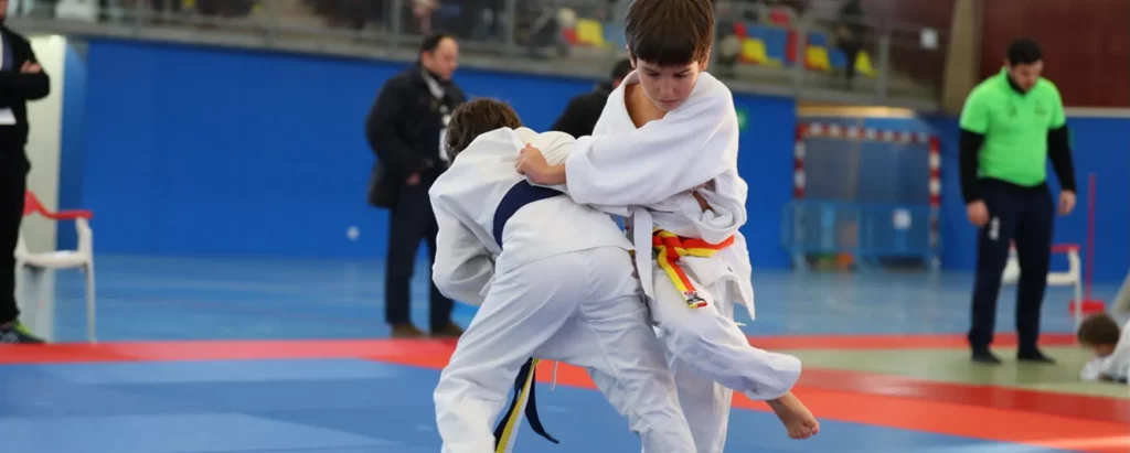 Combat de judo escolar