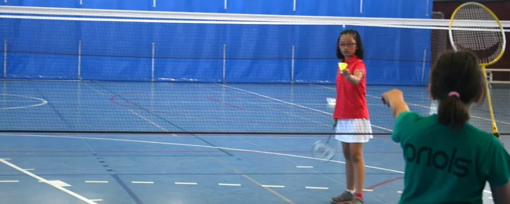 Jugadores escolars de bàdminton