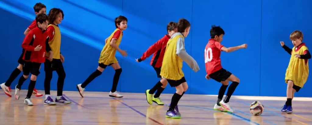 Partit escolar futbol 5